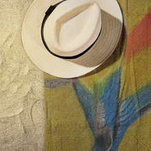Load image into Gallery viewer, Beautiful Bird Towel